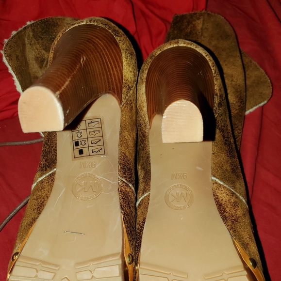 Platform booties - Picture 4 of 4